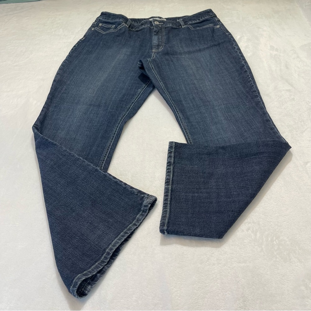 CHICO PLATINUM WOMENS SIZE 3 SGORT DENIM JEANS.